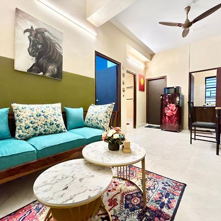 Cozy 2Bhk Apt Near Ruby Hospital & Em Bypass Calcutta Exteriör bild
