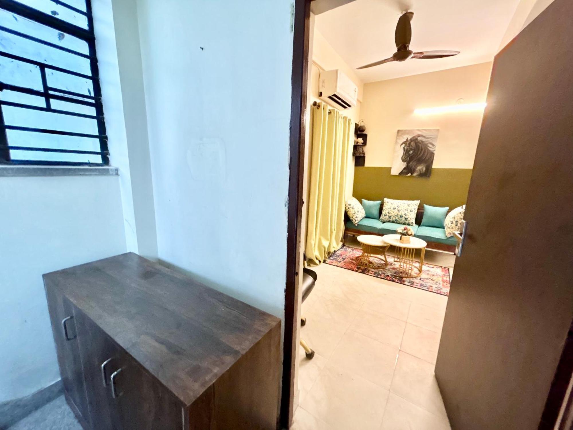 Cozy 2Bhk Apt Near Ruby Hospital & Em Bypass Calcutta Exteriör bild
