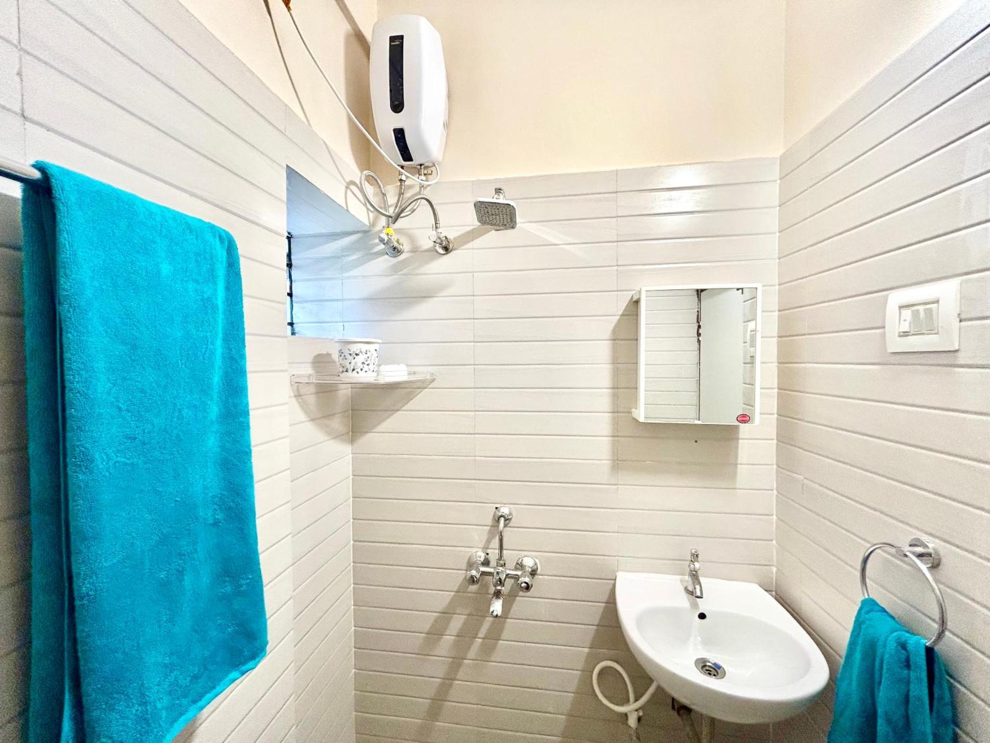 Cozy 2Bhk Apt Near Ruby Hospital & Em Bypass Calcutta Exteriör bild